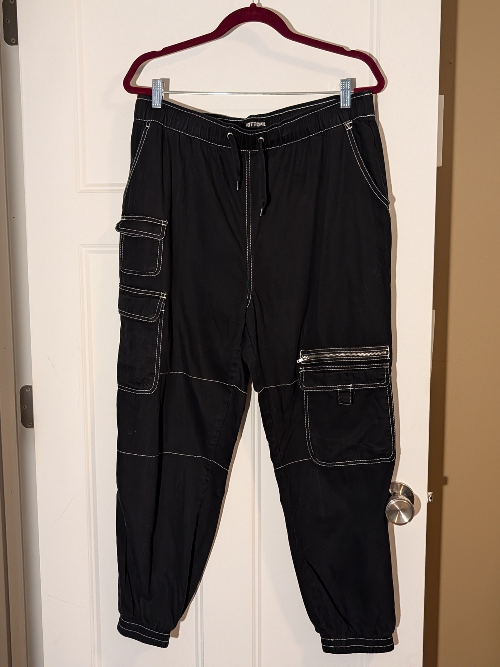 Hot Topic Black Cargo Track Joggers with Contrast Stitching. Sz XL. Goth.